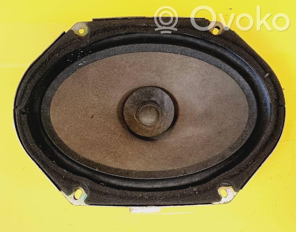 Mazda Premacy Etuoven kaiutin 