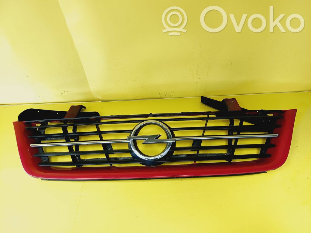 Opel Sintra Etusäleikkö 