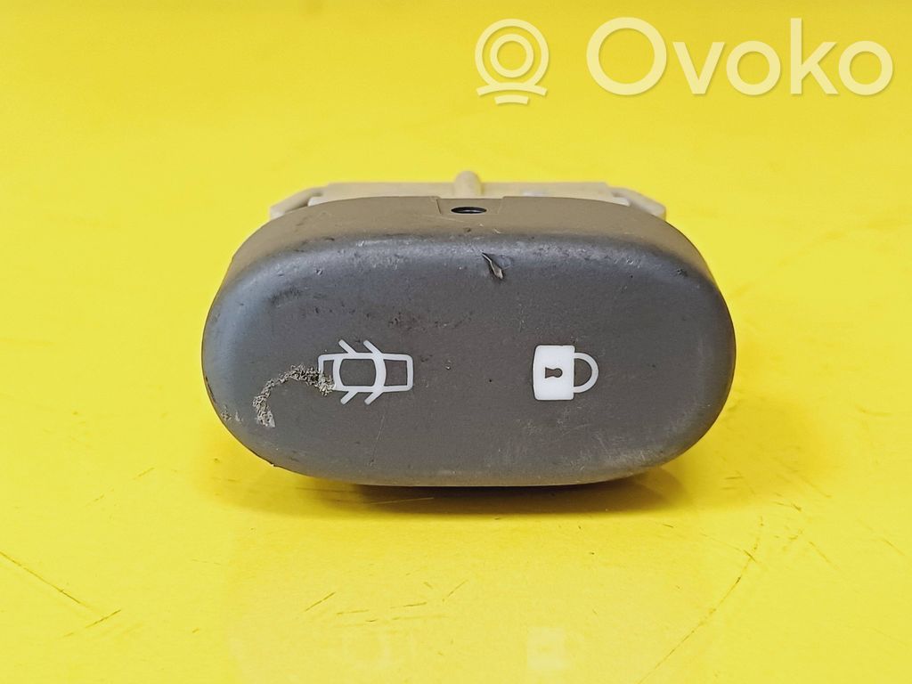 Renault Clio II Central locking switch button 