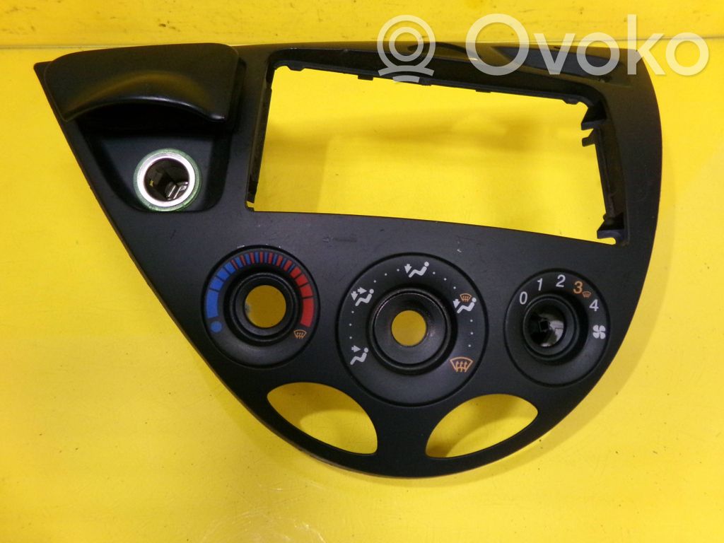 Ford Focus Prietaisų skydelio apdaila 