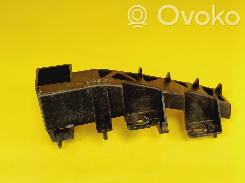 Front bumper mounting bracket   C23550161
