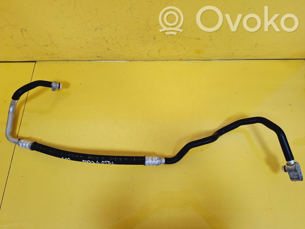 Audi A8 S8 D3 4E Ilmastointilaitteen putki (A/C) 