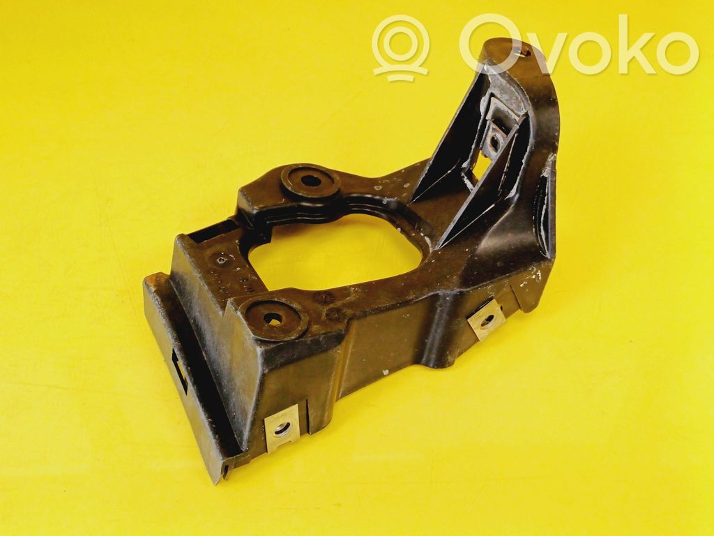 Audi A6 S6 C5 4B Front bumper mounting bracket 