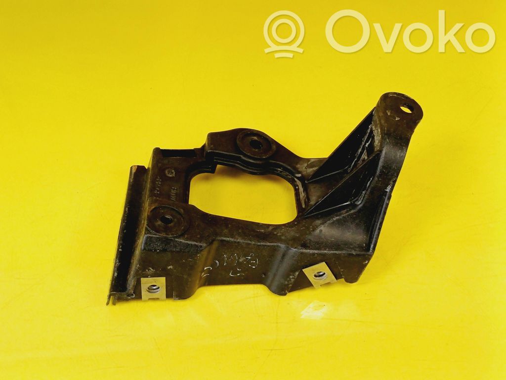 Audi A6 S6 C5 4B Front bumper mounting bracket 