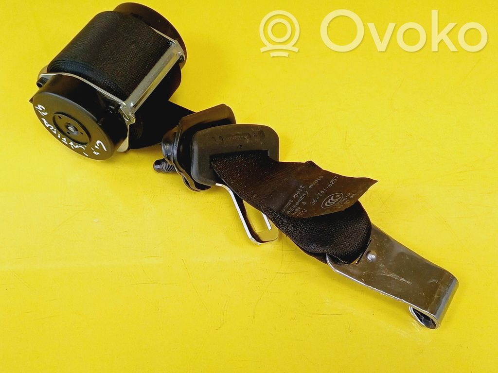 Opel Zafira B Cinturón trasero 