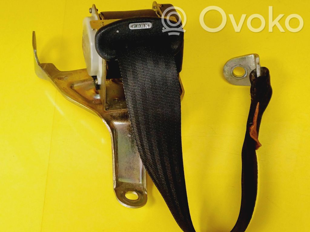 Mazda 626 Cinturón trasero 
