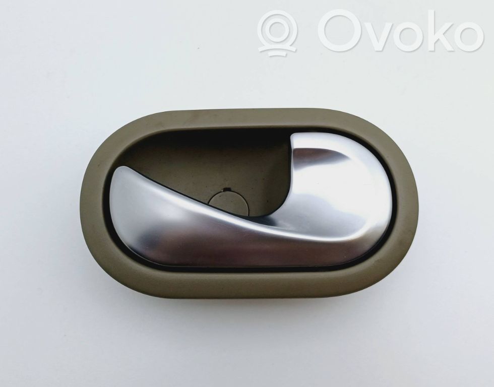Renault Clio III Manecilla interna puerta delantera 