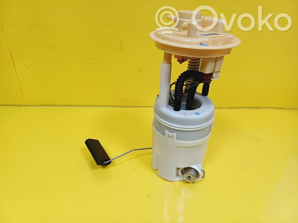 Mitsubishi Colt Bomba interna de combustible 
