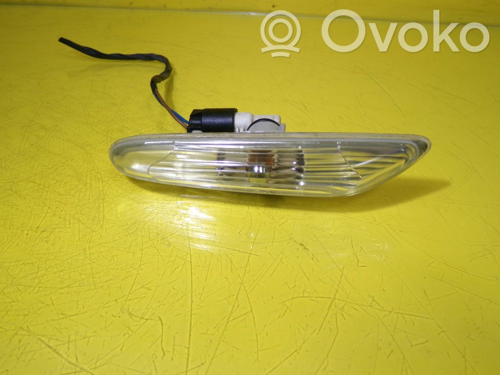 BMW 1 E81 E87 Front fender indicator light 
