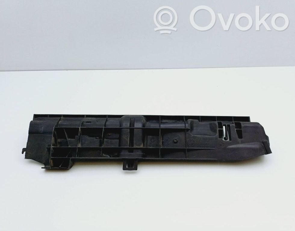 BMW 1 E81 E87 Fixation de radiateur 