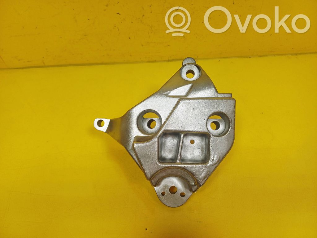 Renault Clio II Engine mounting bracket 