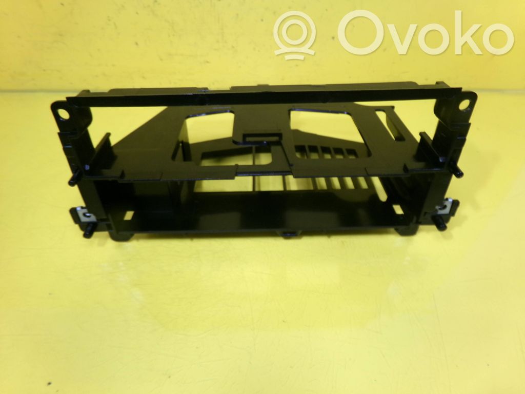 Panelės apdaila   ZB8237560