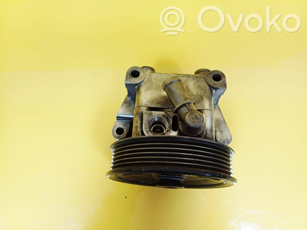 Ohjaustehostimen pumppu   2S413A696AA