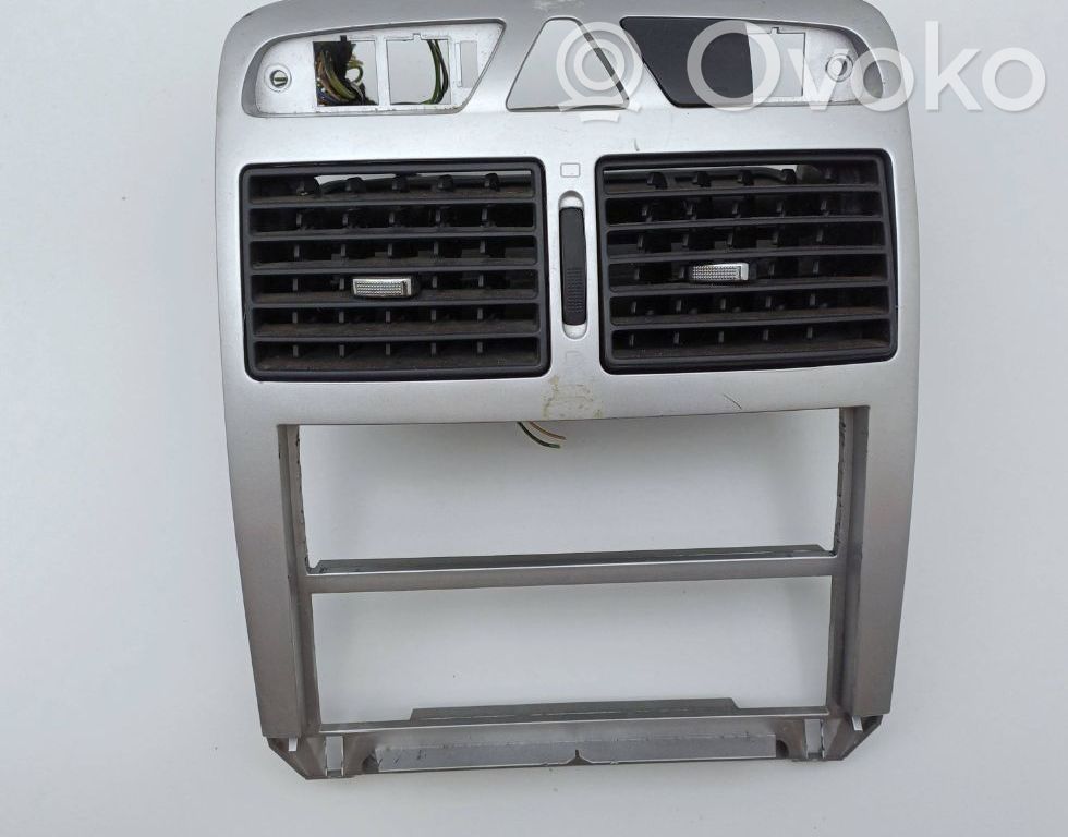 Peugeot 307 Verkleidung Radio / Navigation 
