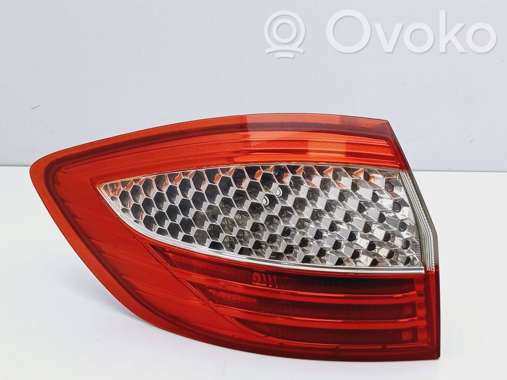 Ford Mondeo MK IV Luz trasera/de freno 
