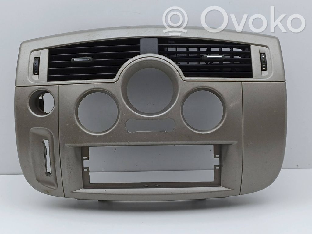 Renault Scenic II - Grand scenic II Radion/GPS-laitteen pääyksikön kehys