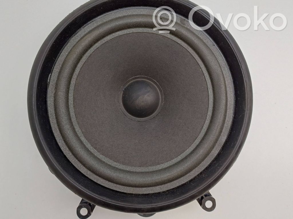 Audi A4 S4 B7 8E 8H Garsiakalbis (-iai) priekinėse duryse 