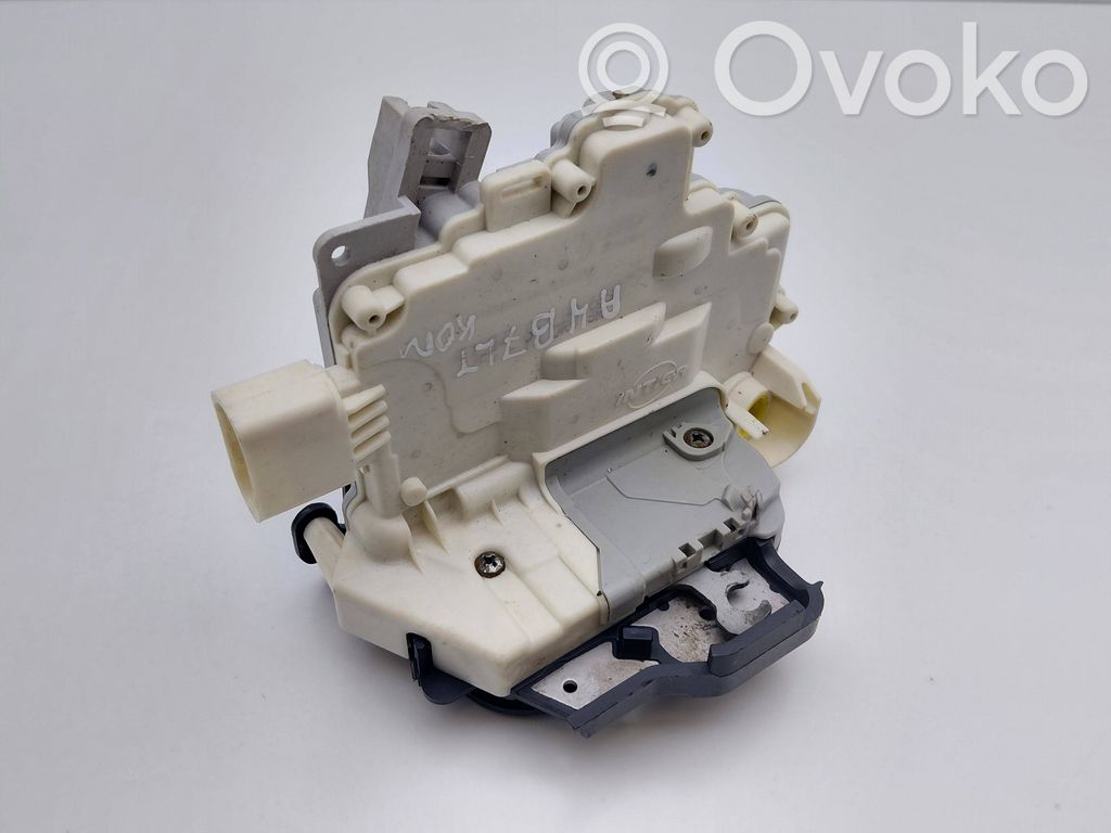 Audi A4 S4 B7 8E 8H Takaoven lukko