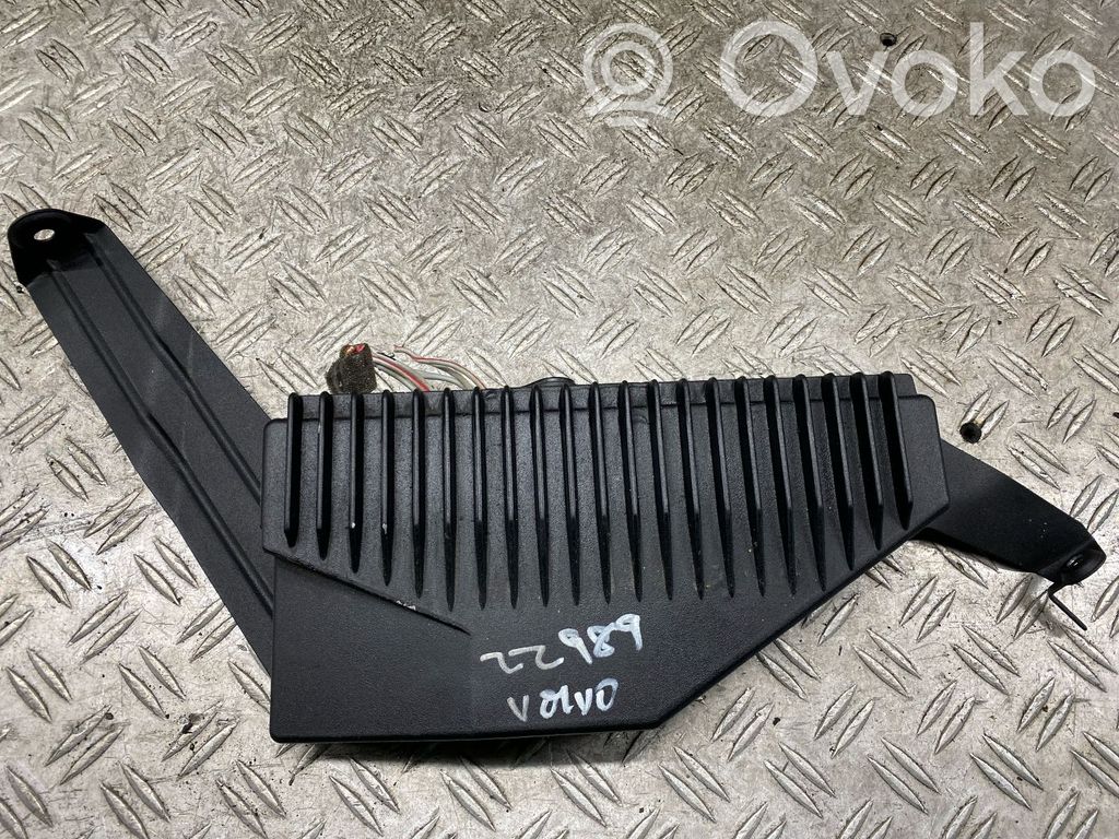 Volvo V70 Sound amplifier 