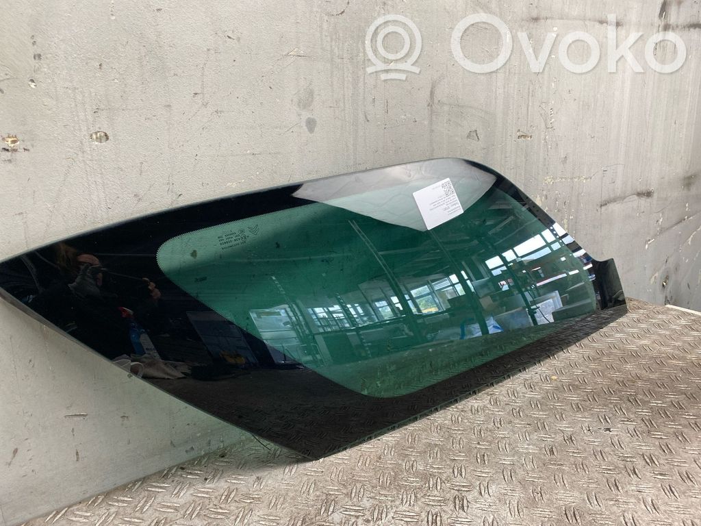 Front triangle window/glass   8569ZK