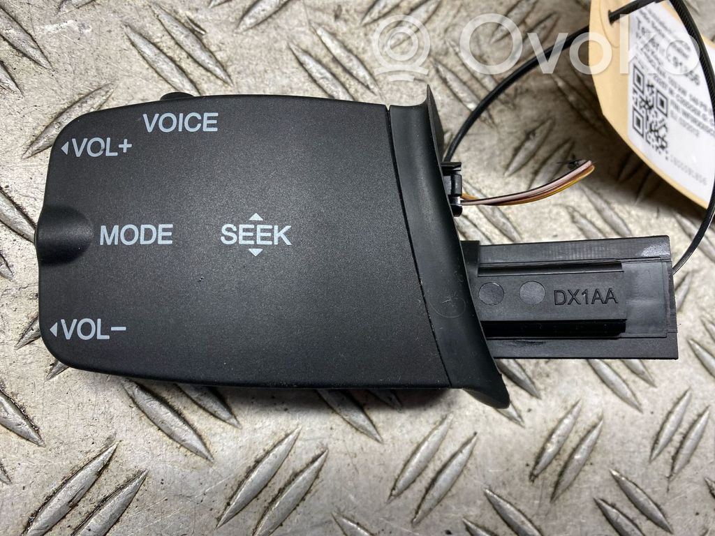 Head unit multimedia control   3M5T9E740AD