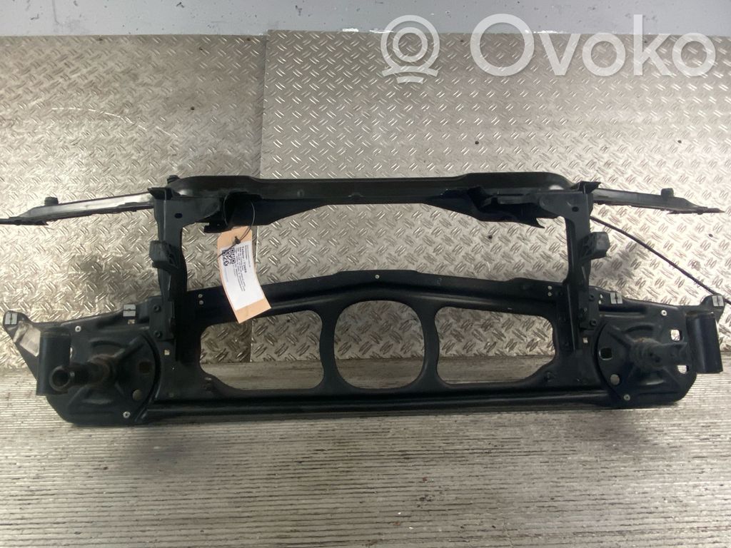 Radiatoru panelis   7111691