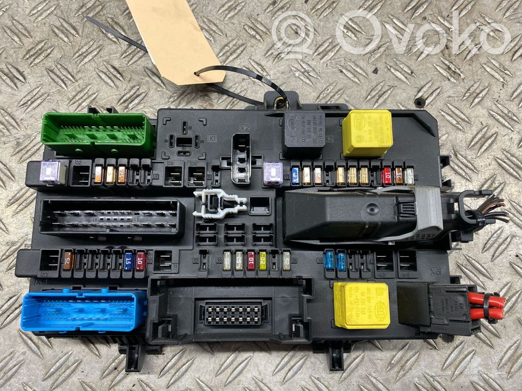 Opel Astra H Módulo de fusible 