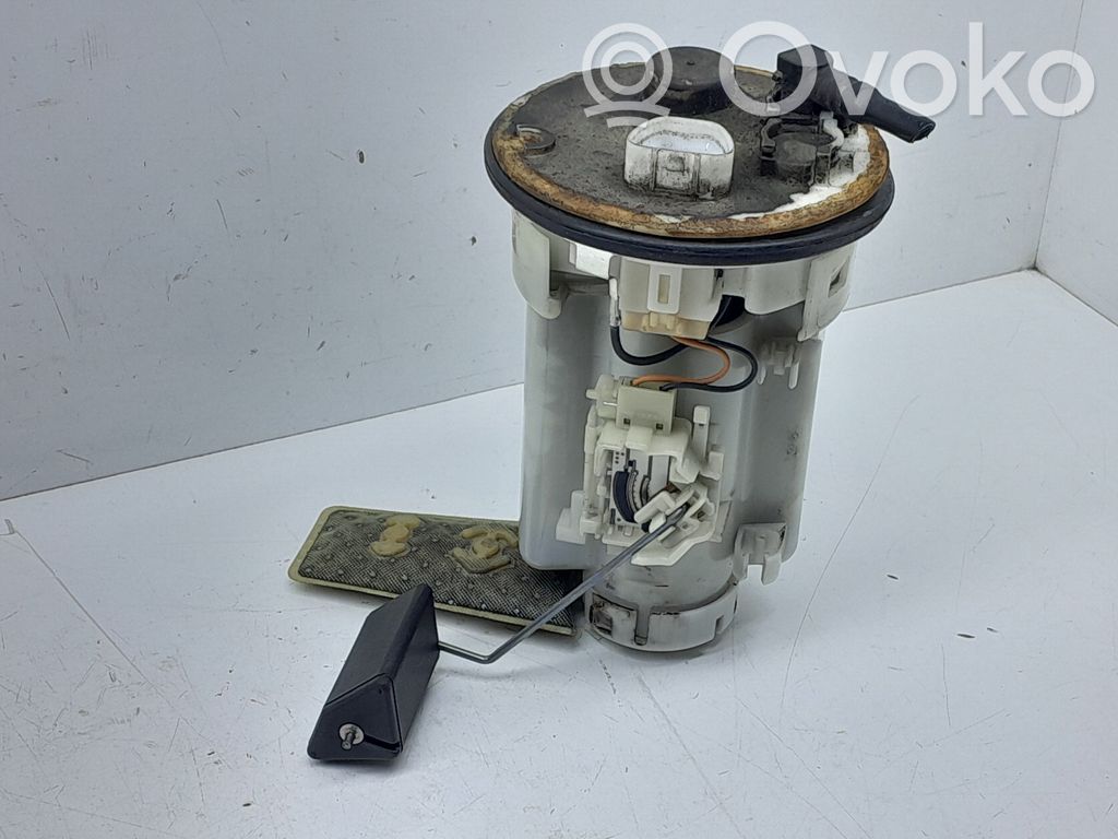 Toyota Corolla Verso E121 Bomba interna de combustible 