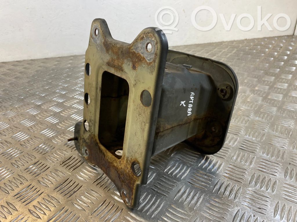 Radiator support slam panel bracket