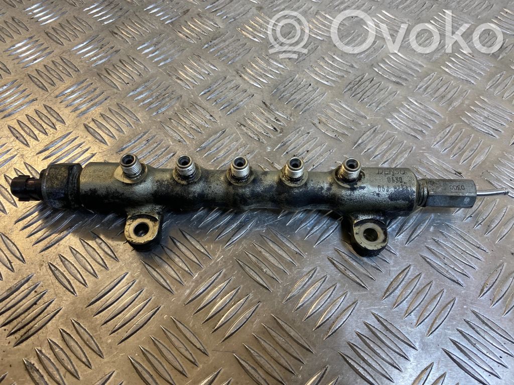 Toyota Corolla Verso AR10 Degvielas maģistrālā caurule 