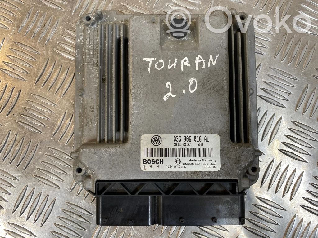 Volkswagen Touran I Engine control unit/module 