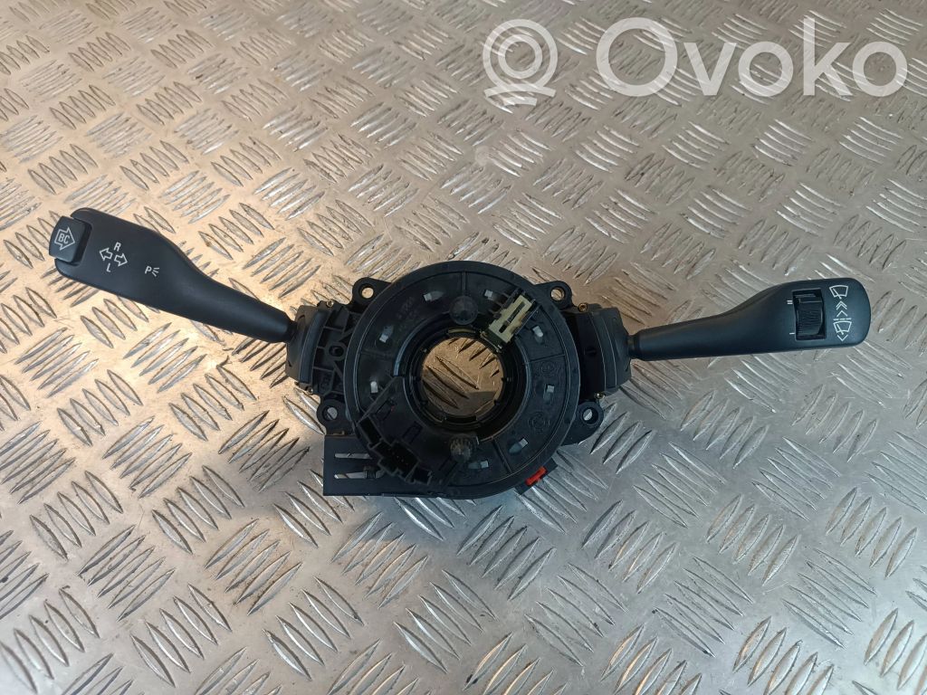 Wiper turn signal indicator stalk/switch