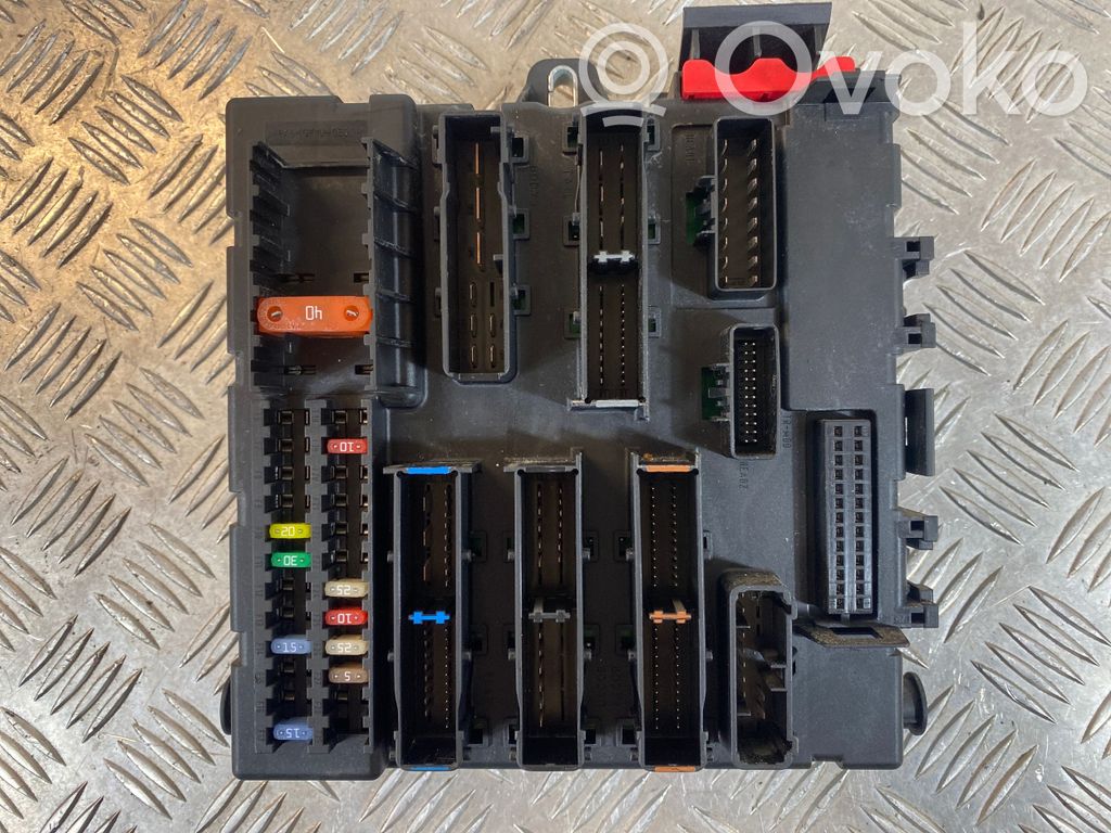 Opel Vectra C Fuse module 