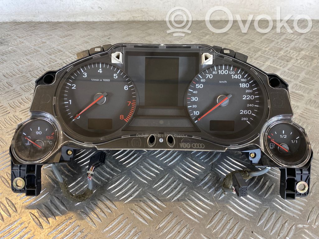 Audi A8 S8 D3 4E Speedometer (instrument cluster) 