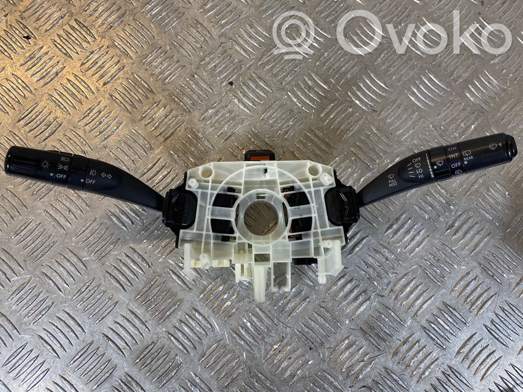 Subaru B9 Tribeca Interruptor/palanca de limpiador de luz de giro 