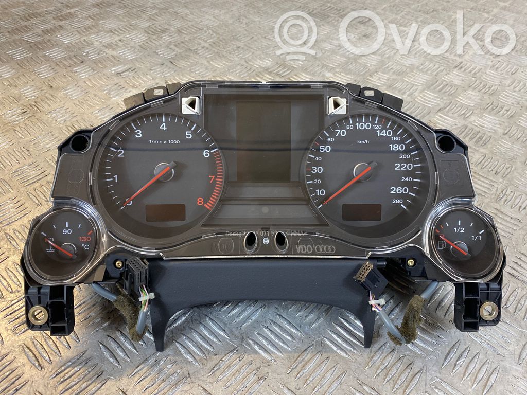 Audi A8 S8 D3 4E Nopeusmittari (mittaristo) 