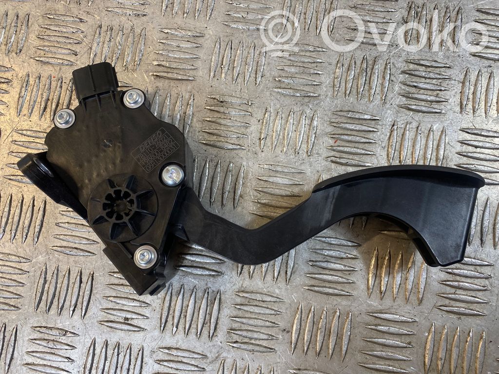 Lexus CT 200H Accelerator throttle pedal 