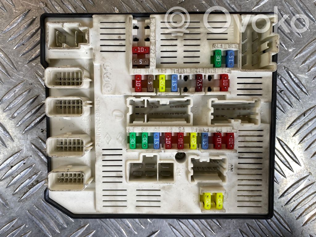 Renault Laguna III Fuse module 