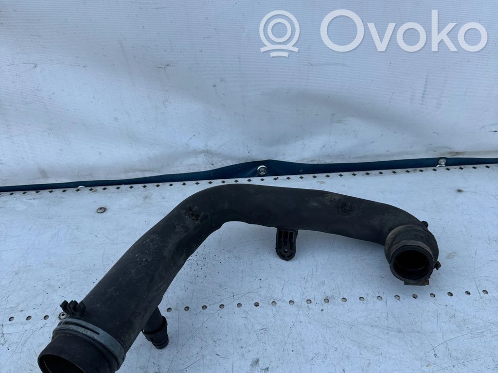 Volkswagen Golf V Välijäähdyttimen letku 