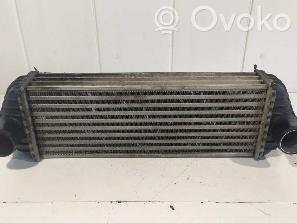 Starpdzesētāja radiators