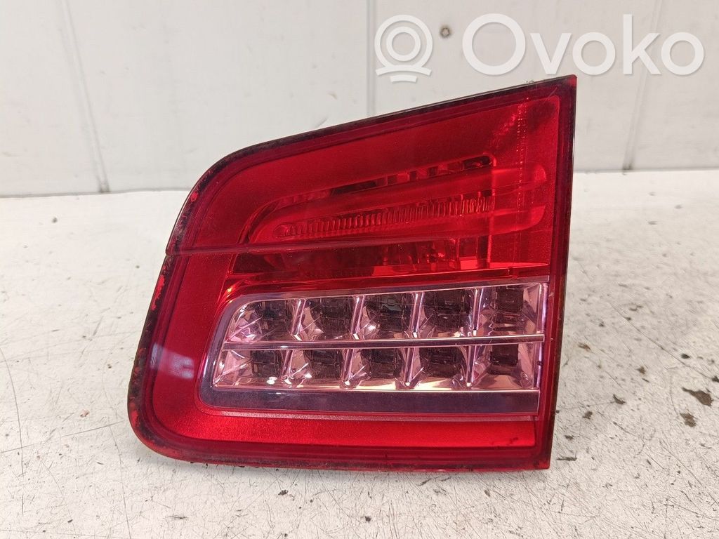 Tailgate rear/tail lights
