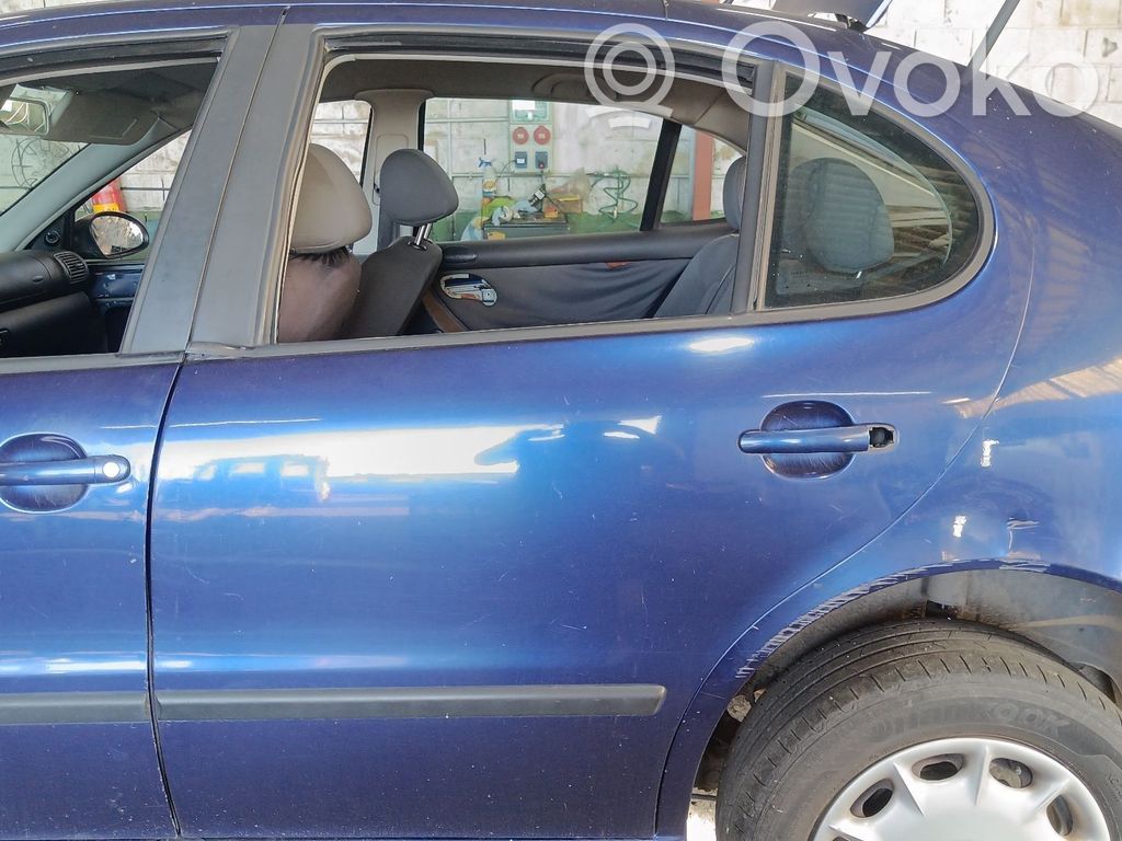 Puerta trasera   1M0833055N