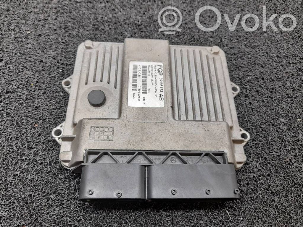 Suzuki Swift I Engine control unit/module 