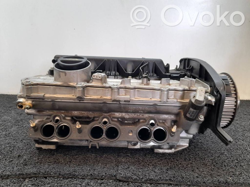 Peugeot 607 Engine head 