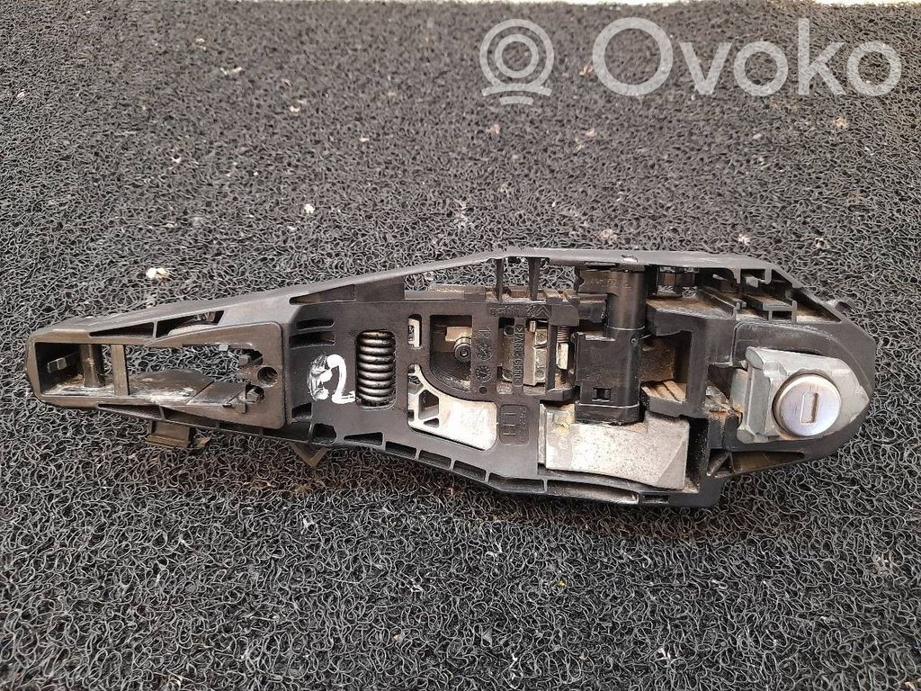 Peugeot 3008 II Încuietoare ușă față 
