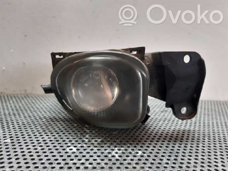Luz de niebla delantera   4B0941700A