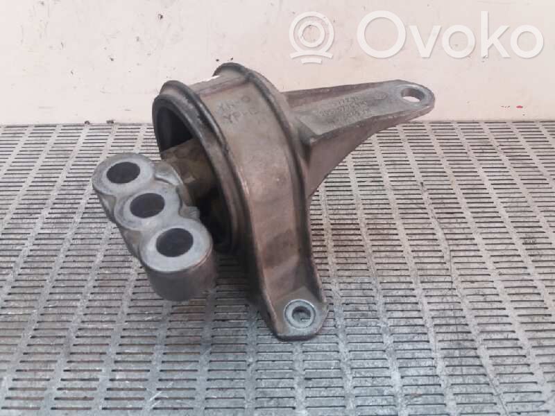 Engine mount bracket   90575772,90576148