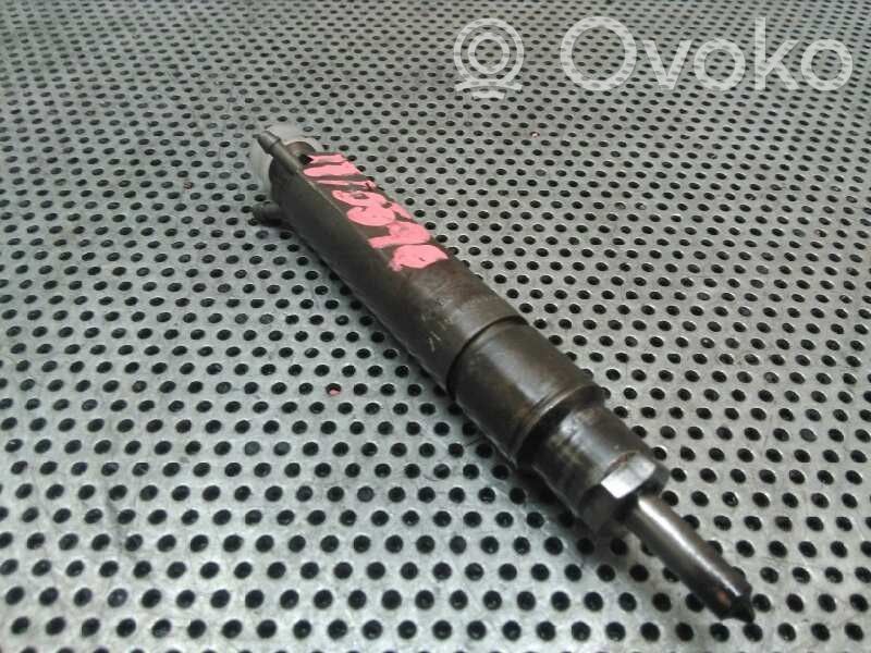 Inyector de combustible   028130201G