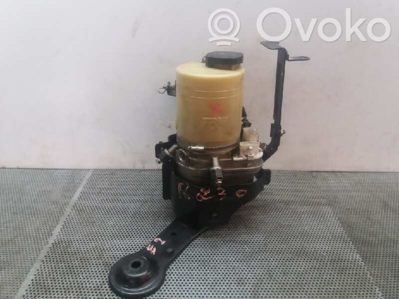 Ohjaustehostimen pumppu   M04440965FL,TRW