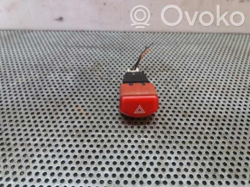 Botón interruptor de luz de peligro